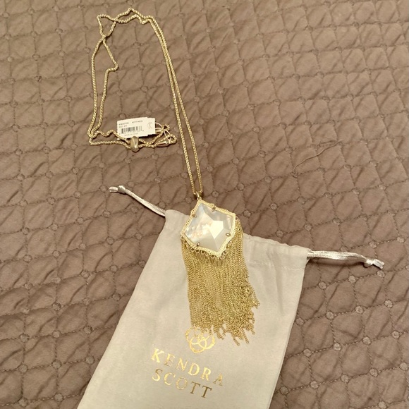 Kendra Scott Jewelry - NWT Kendra Scott Kingston necklace gold